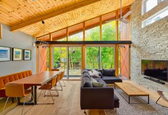 Cherrywoods Place by Hakuba White Fox Company has Balcony rooms