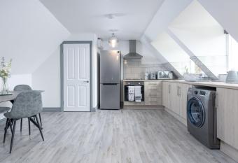 The Quayside Apartment Hotel allows 18 year olds to book a room