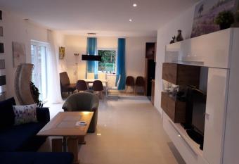 APARTMENT mit 2 Schlafzimmer has Balcony rooms