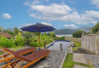 Cabana Bali villa allows 18 year olds to book a room