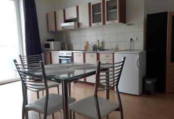 apartm  n Pe  kova has Balcony rooms