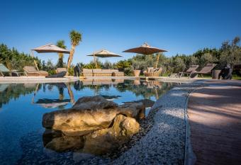 Relais San Baio allows 18 year olds to book a room