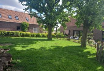 Het Meikenshof allows 18 year olds to book a room