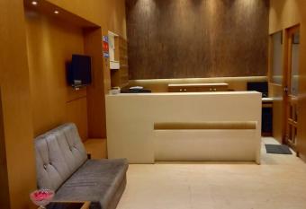 hotel basera has Smoking rooms