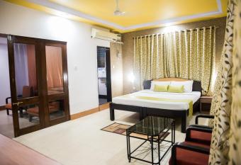 Hotel Tanish has Balcony rooms