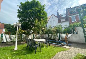 RB City Apartments Emden am Wall 1 has Balcony rooms