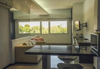 Guemes Apartment allows 18 year olds to book a room