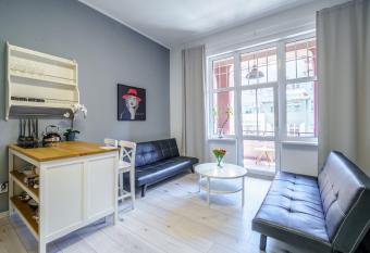 Residence 1905 allows 18 year olds to book a room