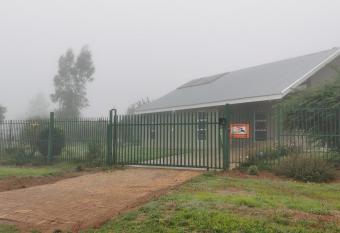 SiriMiri Cottage Dullstroom allows 18 year olds to book a room