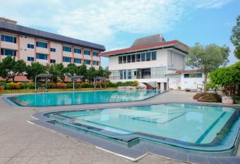 Hotel Bandung Permai Jember allows 18 year olds to book a room