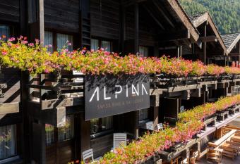 H  tel Alpina - Swiss Ski & Bike Lodge Grimentz has Balcony rooms