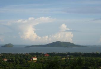 Kep Guesthouse has Balcony rooms