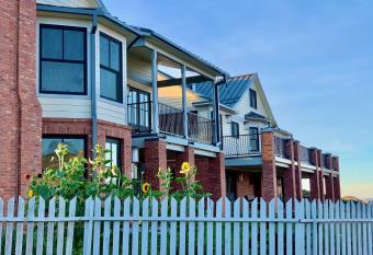 Annie's Place Bed & Breakfast has Balcony rooms