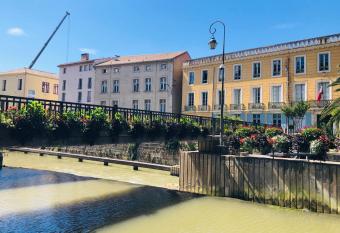 Appartement T2 proche centre et canal allows 18 year olds to book a room