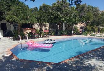   legant Villa Liakos has Balcony rooms