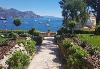 H  tel de Charme Brise Marine has Balcony rooms