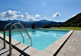 Italian Vacation Homes - La Petite Maison du Lac has Balcony rooms