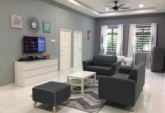 Homestay Dr Jaa Besut has Balcony rooms