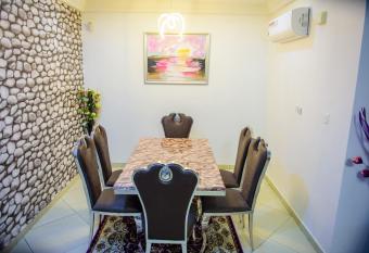 Cc & Cg Homes Luxury 4 Bedroom Semi-Detached House In Abuja, Nigeria has rooms with a private hot tub