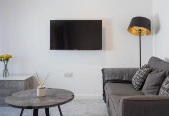 Aura Retreat with Free Parking allows 18 year olds to book a room