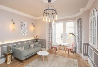 Alma Apartments In A Perfect Location allows 18 year olds to book a room