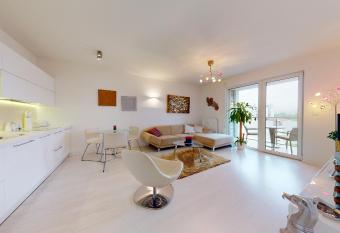 BIBI Centroom Apartment has Balcony rooms