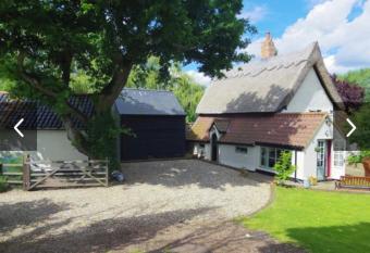 The forge cottage has Balcony rooms