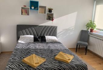 Apartment Mona allows 18 year olds to book a room