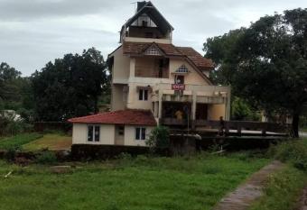 Mamta Bungalow 7BHK has Balcony rooms