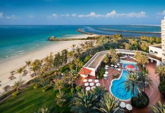 Ajman Hotel by Blazon Hotels has rooms with a private hot tub