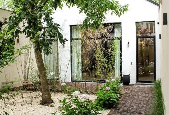 Oscar allows 18 year olds to book a room