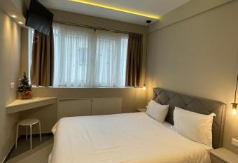 Ladadika Luxury Studios allows 18 year olds to book a room