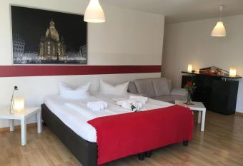 Hotel & Apartments Altstadtperle allows 18 year olds to book a room