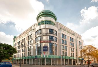 Dorint Charlottenhof Halle (Saale) allows 18 year olds to book a room