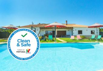 H - Montes de Praias GuestHouse allows 18 year olds to book a room