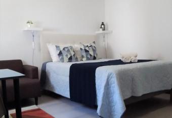 Tomarhousing - Studio allows 18 year olds to book a room