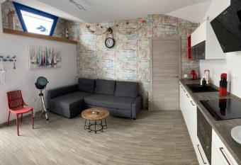 COTILLO NORTE allows 18 year olds to book a room