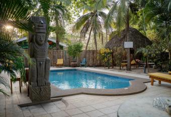 Villas Pura Vibra allows 18 year olds to book a room