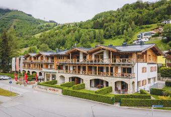 AvenidA Mountain Lodges Kaprun has Balcony rooms