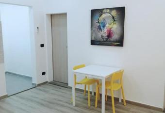 Appartamento nuovo a 1 minuto dal porto has Balcony rooms