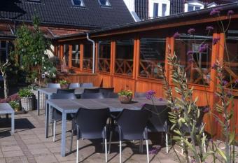 Hotel Ph  nix has Balcony rooms