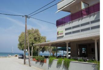 Hotel Pithari has Balcony rooms