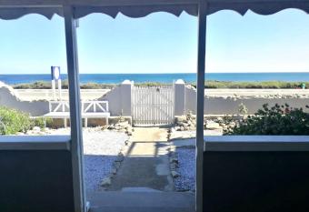Port Nolloth Beach Shack has Balcony rooms