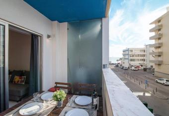 Modern Apartment by the Sea has Balcony rooms