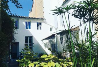 MAISON MATEJEWSKI chambre d h  tes avec jardin allows 18 year olds to book a room