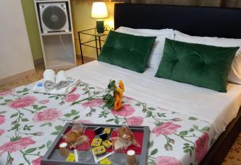 B&B Peace allows 18 year olds to book a room