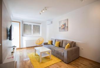 Jelena Apartment II allows 18 year olds to book a room