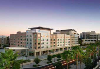 Hyatt House La University Medical Center allows 18 year olds to book a room