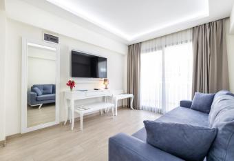 Princess Kinli Suites Hotel has Balcony rooms