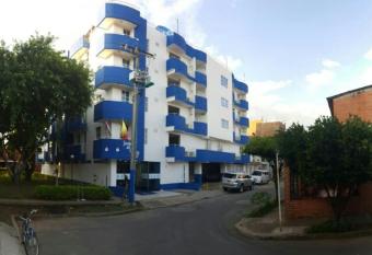 Aparta Hotel Jardines del Caney allows 18 year olds to book a room